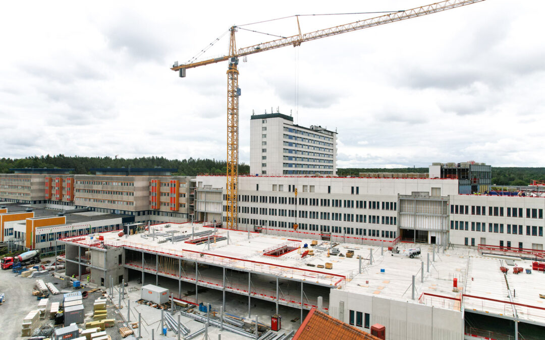 En omfattande takläggning på Mälarsjukhuset i Eskilstuna